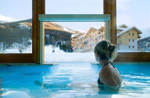 Skiing and snowboarding getaways for companies – France